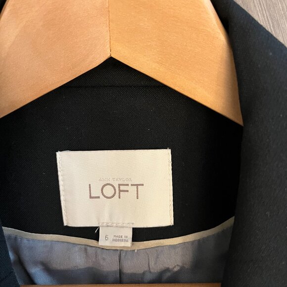 Ann Taylor Loft Black Blazer Size 6 - Picture 4 of 8